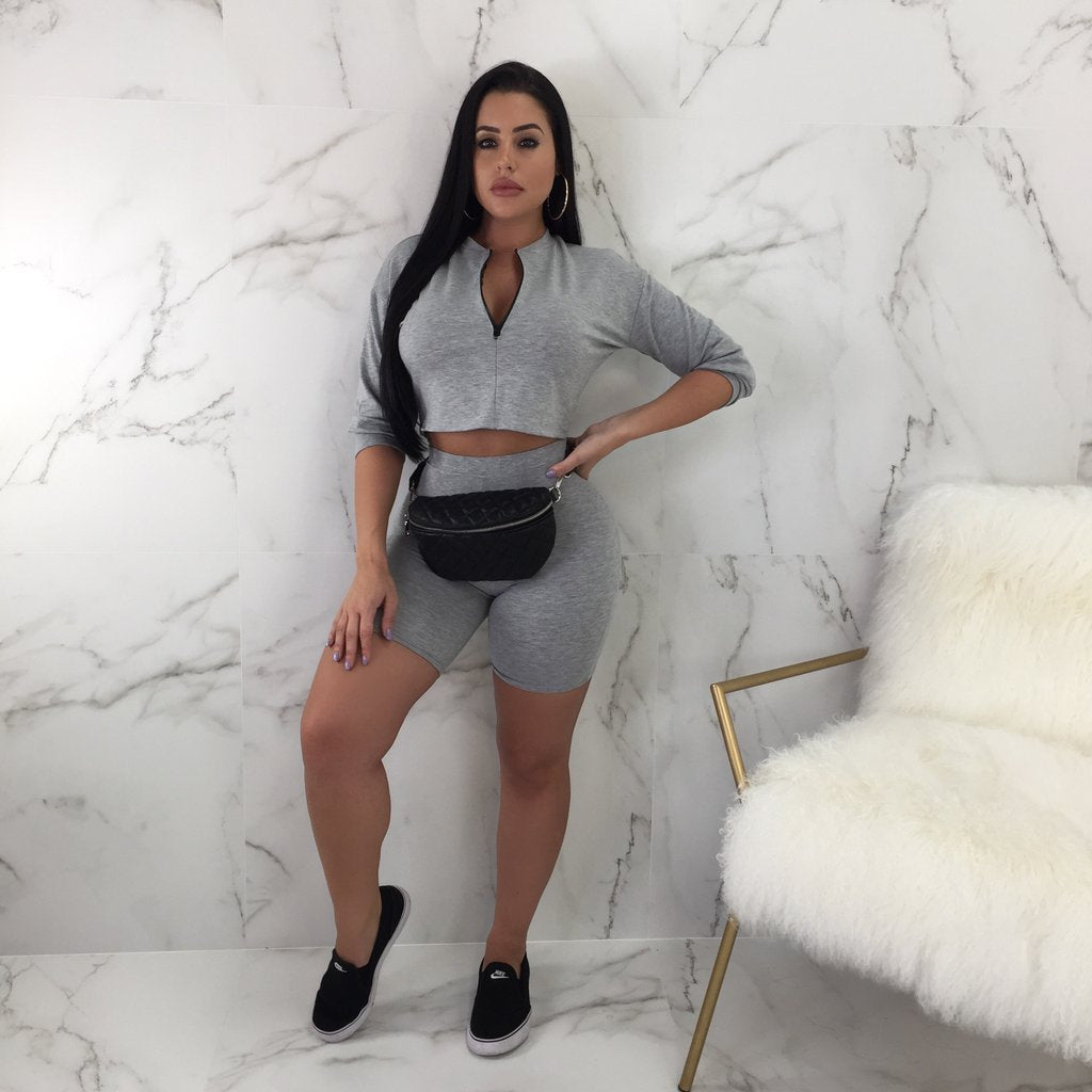 Women's 2-Piece Tracksuit Set - Crop Top Hoodie & Track Pants